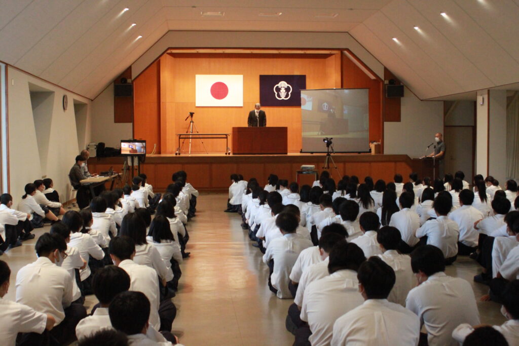 １学期終業式が行われました。