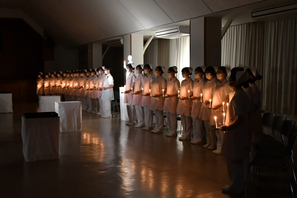 看護科　戴帽式が行われました