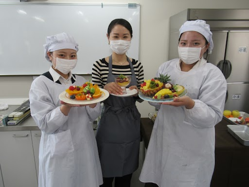 生活科学科 カッティング実習